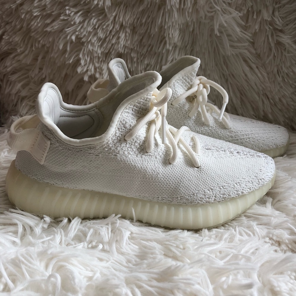 YEEZY BOOST 350 V2 TRIPLE WHITE SZ 6 WOMENS